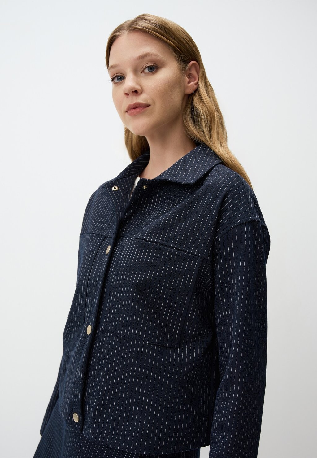 

Летняя куртка PINSTRIPE BOXY Jimmy Key, темно-синий