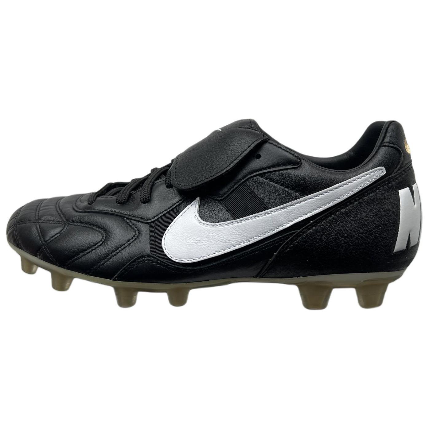 

Nike Туфли для футбола Tiempo FG с длинными резиновыми шипами противоскользящие износостойкие унисекс черно-белые, цвет Black White