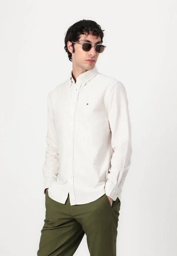 Рубашка в полоску в стиле оксфорд стандартного кроя Tommy Hilfiger, Safari/White — фото 4