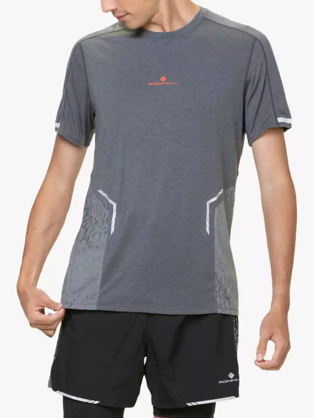 

Футболка Ronhill Reflect Short Sleeve Running, цвет iron/reflect
