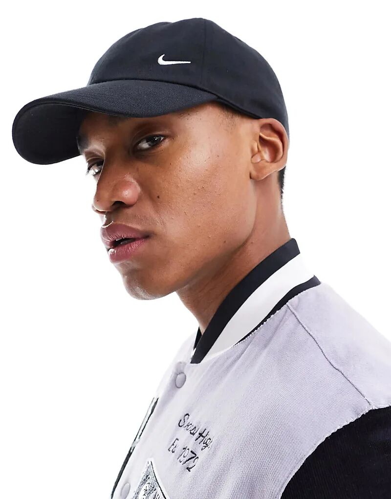 

Кепка с логотипом клуба черного цвета Nike