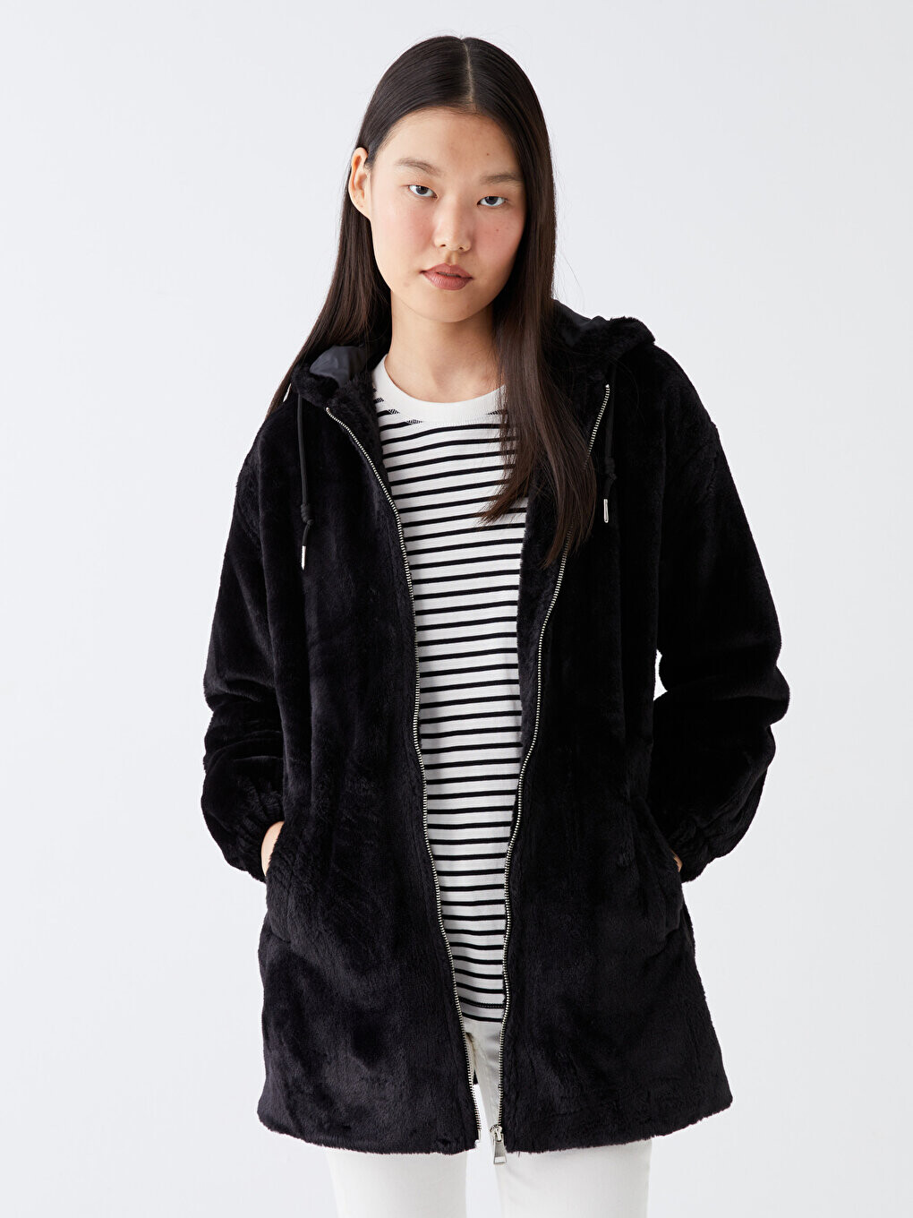 

Женское однотонное пальто с капюшоном LCW Modest, черный