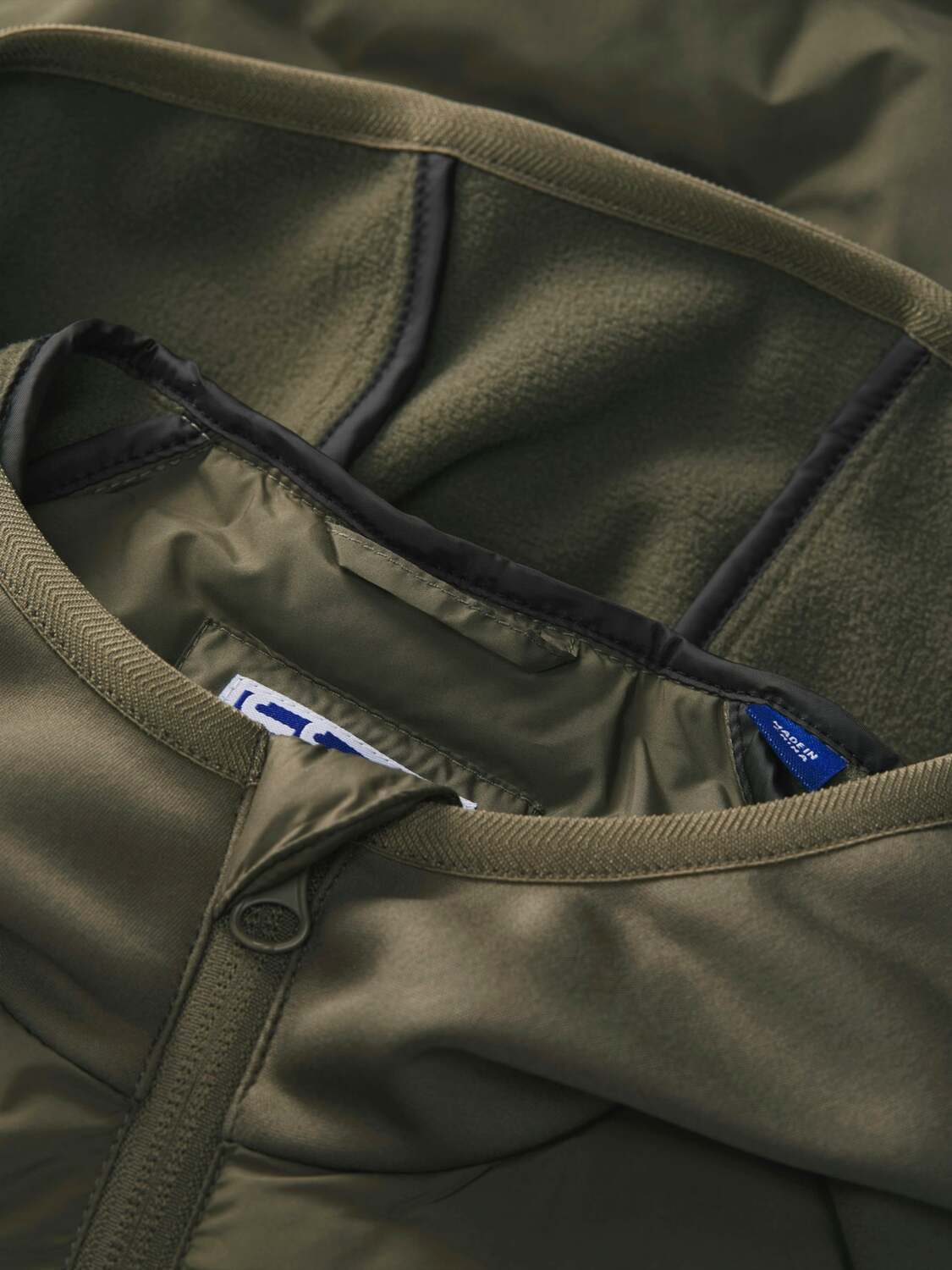 Jack & Jones Junior Куртка межсезонная 'JJEPerfect' в цвете Olive — фото 3
