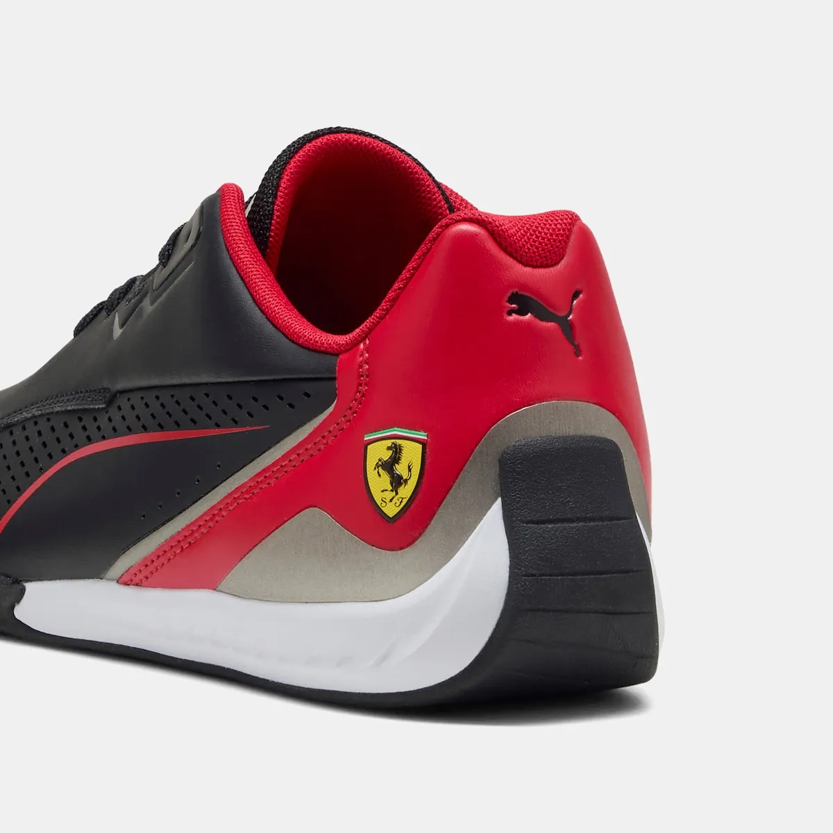 Повседневные кроссовки Ferrari Drift Cat 11 унисекс Puma, черный — фото 2
