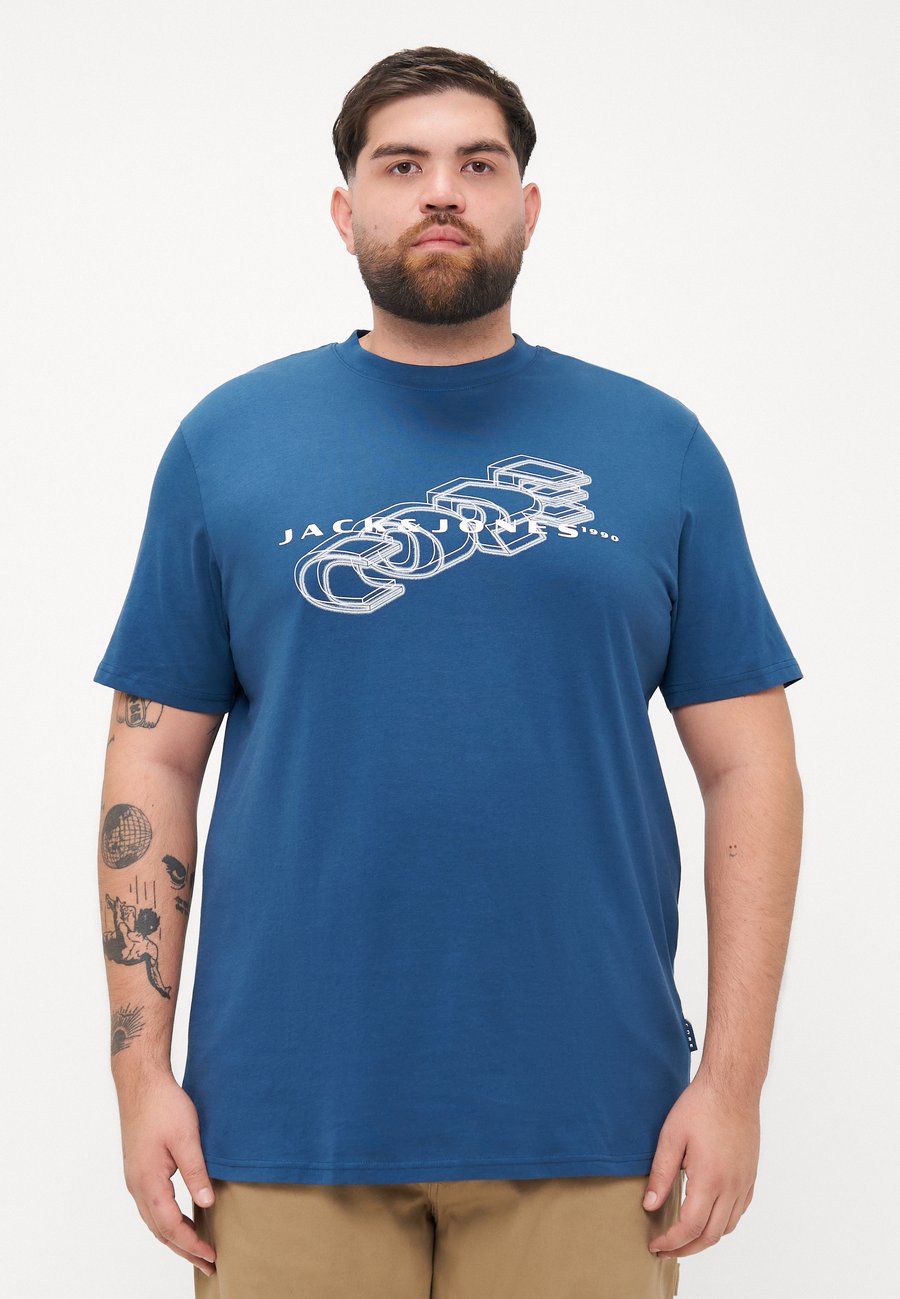 

Футболка Jack & Jones JCOFUSION BIG BRANDING TEE CREW, Titan/Dark Blue, Синий, Футболка Jack & Jones JCOFUSION BIG BRANDING TEE CREW, Titan/Dark Blue