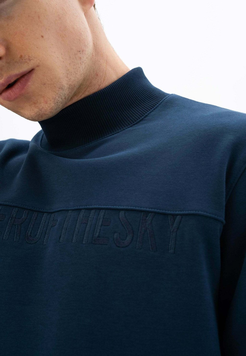 

Толстовка TURTLENECK DETAILED Arma, светло-голубой