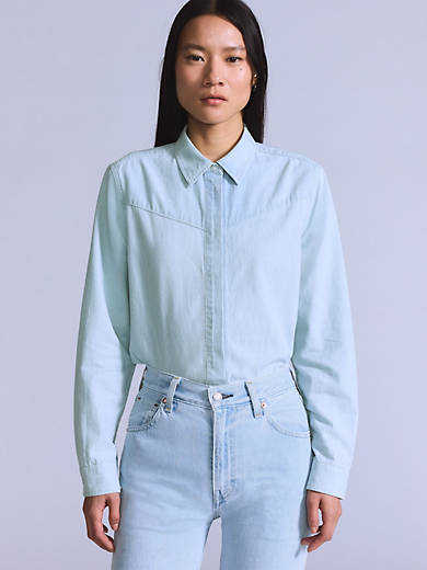 

Футболка клуба Levi's