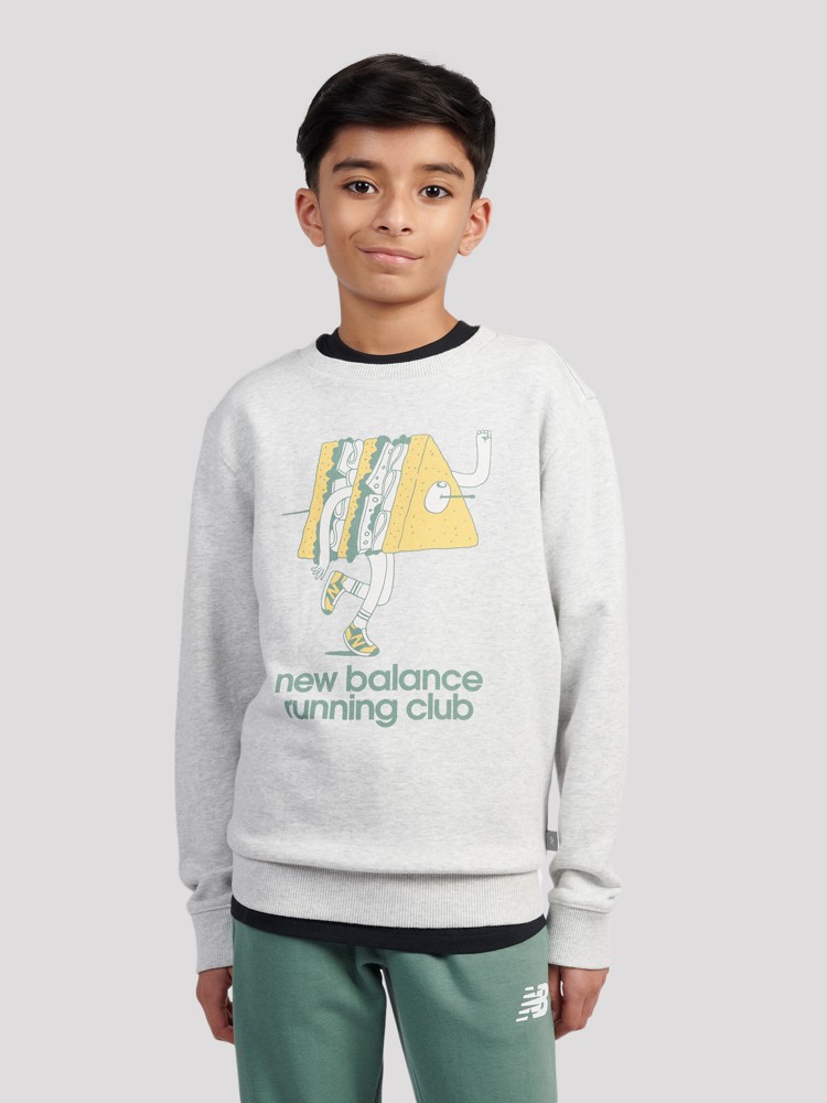 

Свитер New Balance Running Club Cartoon Graphic Ft Crew Kids Sweater, ash heather