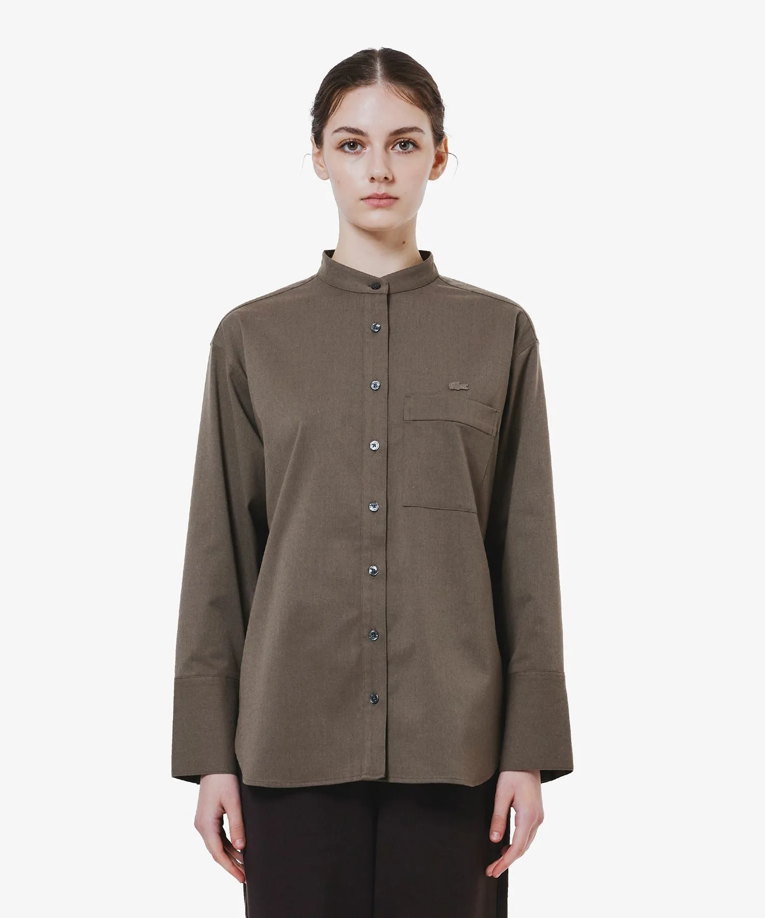Рубашка LACOSTE с воротником-стойкой темно-коричневая — фото 2