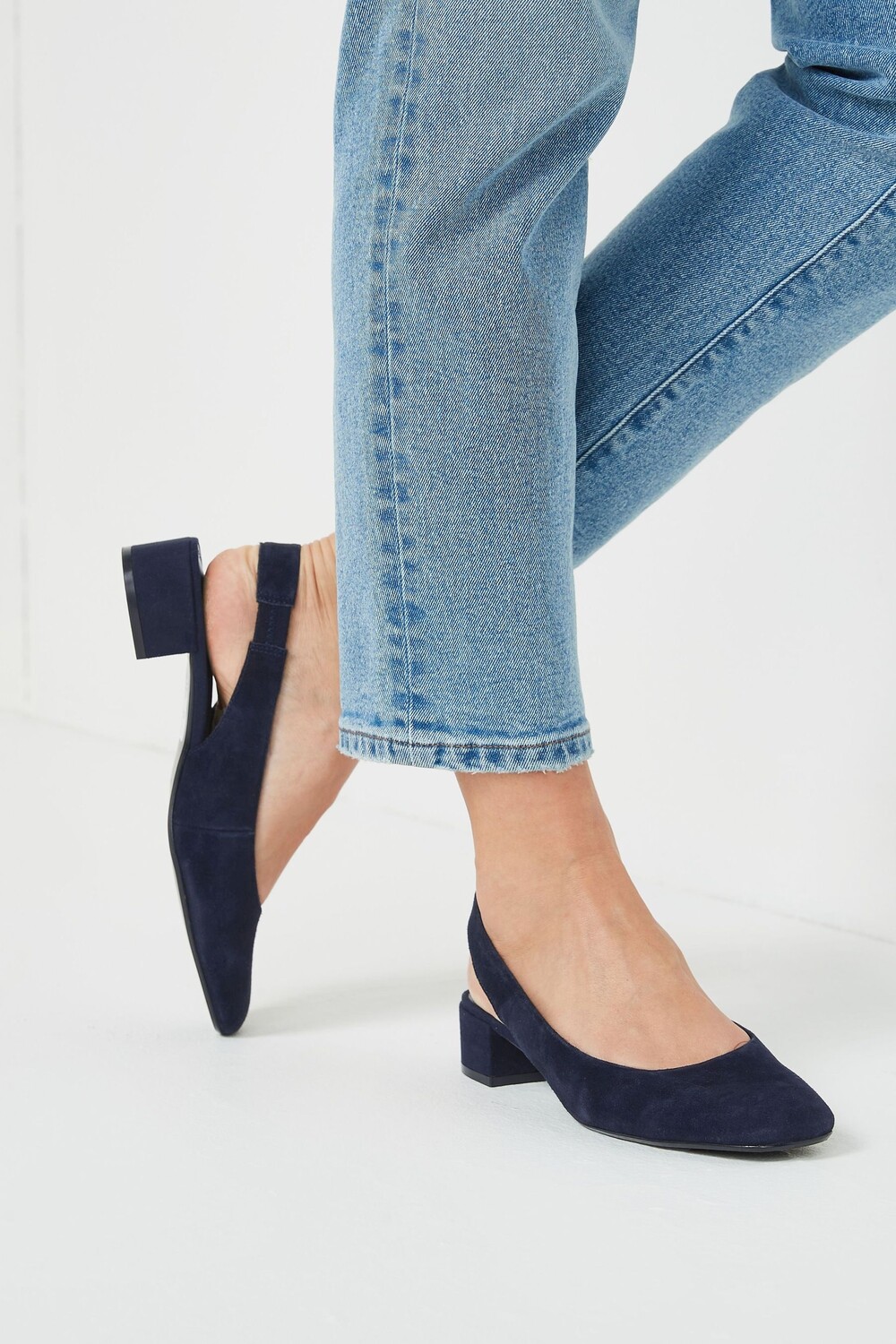 

Кожаные туфли Forever Comfort на низком каблуке и ремешком на пятке Next, синий