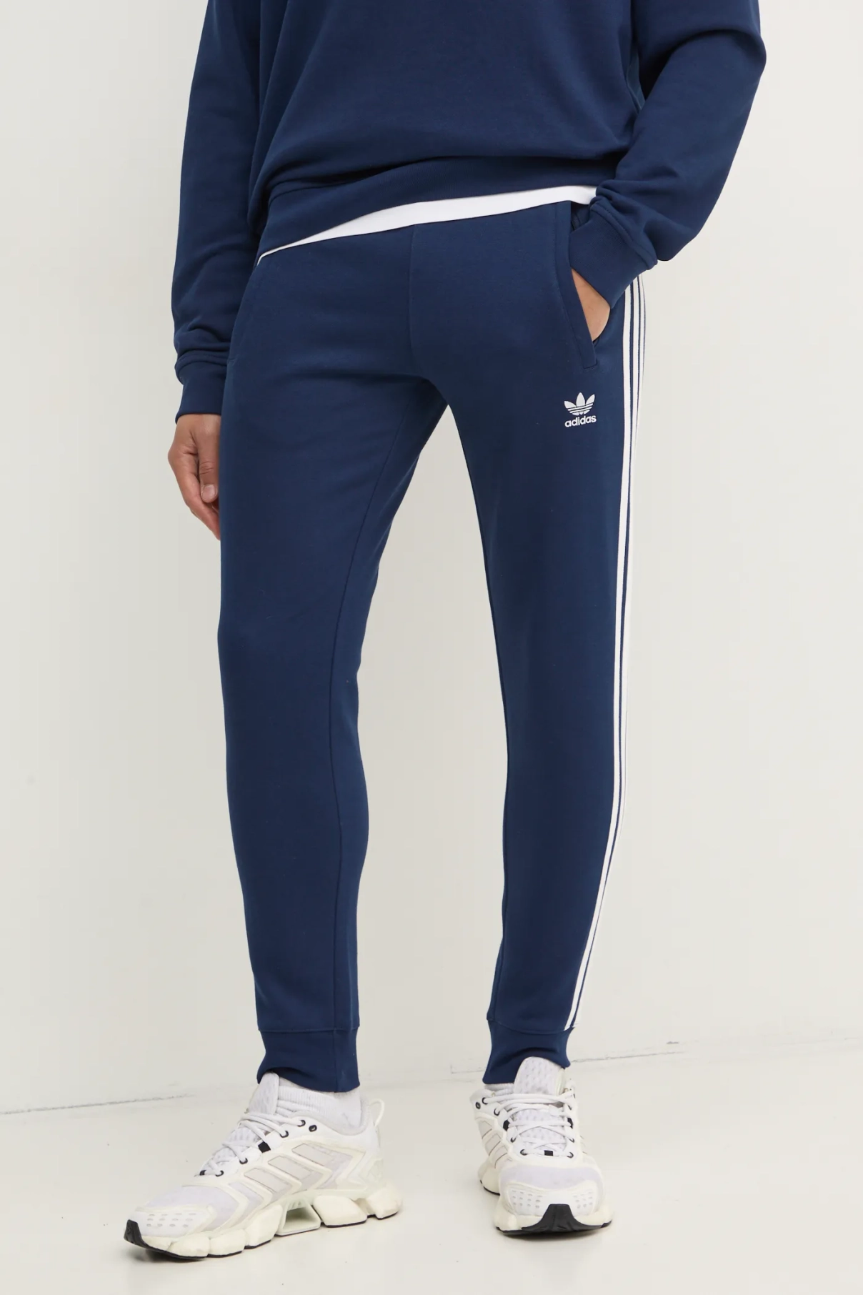 

Спортивные брюки с 3 полосками adidas Originals, темно-синий
