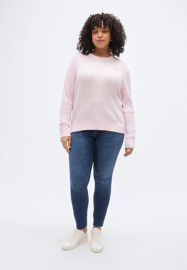 Свитер с круглым вырезом и косами, изогнутой вязки. Tommy Hilfiger Curve, Light Pink — фото 2