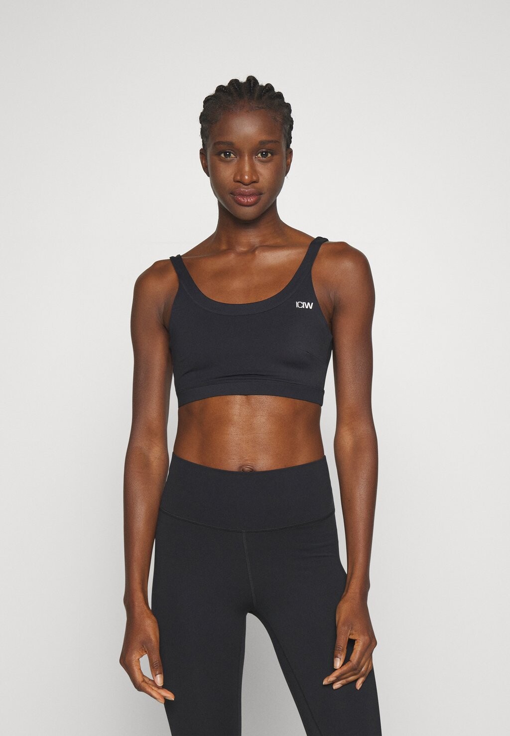 

Спортивный бюстгальтер средней поддержки NIMBLE BRA ICANIWILL, цвет black