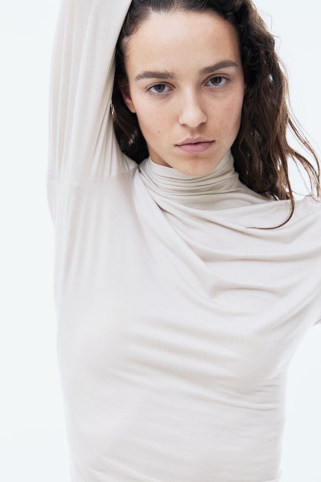 

Рубашка из лиоцелла и водолазка H&M, бежевый