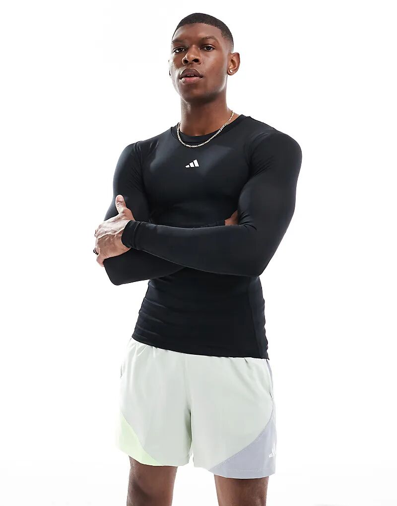 

Компрессионный топ с длинными рукавами adidas Training techfit черного цвета adidas performance