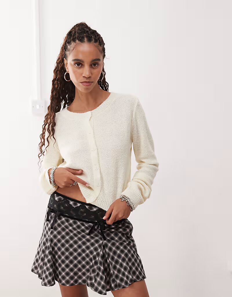 

Реставрированный винтажный микрокардиган кремового цвета Reclaimed Vintage