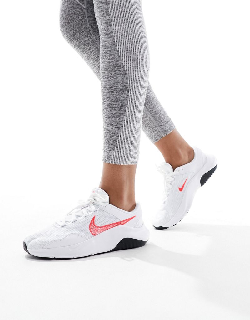 

Nike – Legend Essential 3 – бело-красная спортивная обувь, Красный, Nike – Legend Essential 3 – бело-красная спортивная обувь