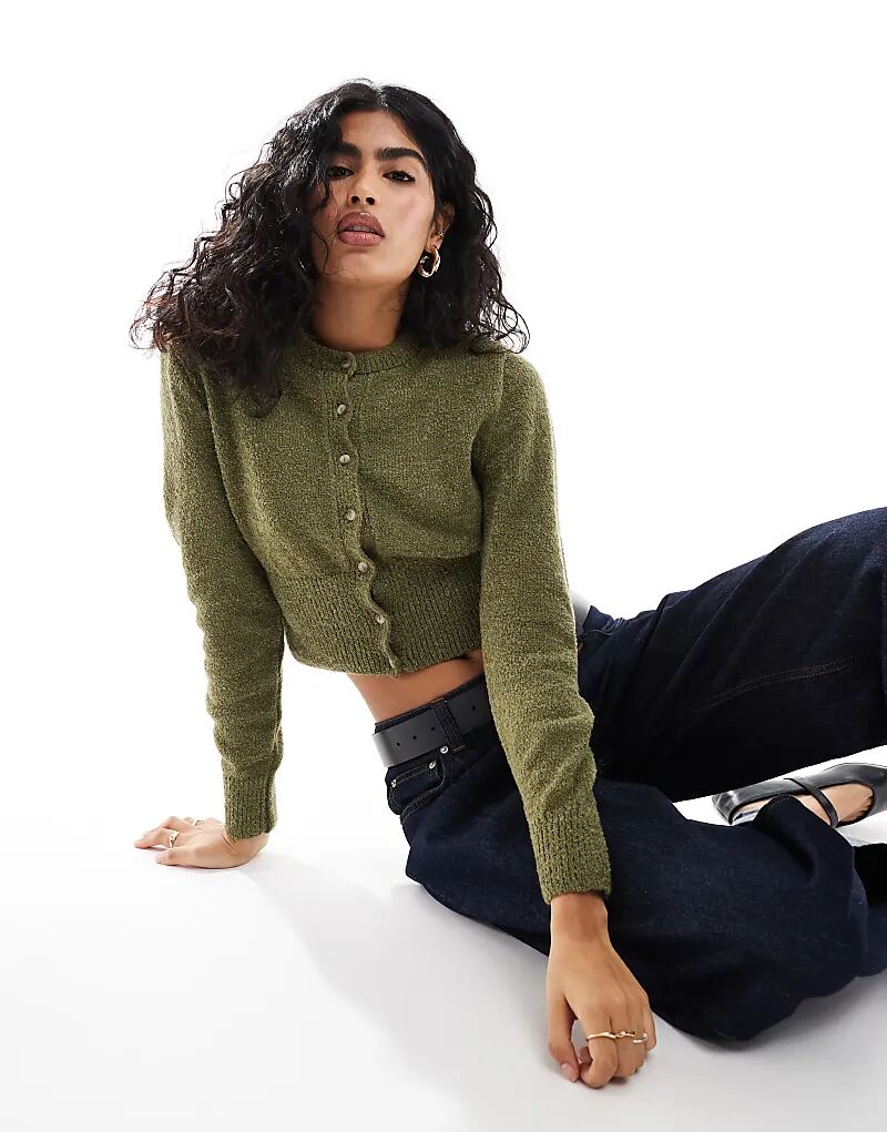 

Кардиган с круглым вырезом из букле цвета хаки ASOS DESIGN