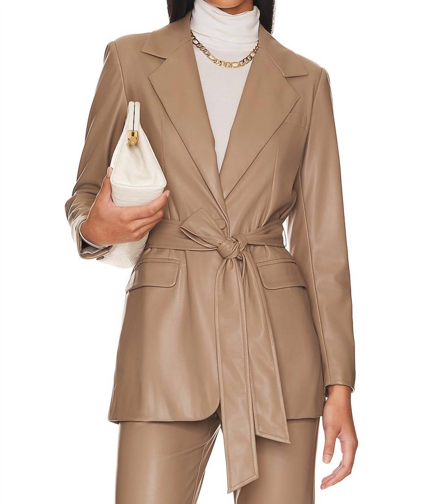 

Куртка Bardot из искусственной кожи с поясом в серо-коричневом цвете LBLC THE LABEL