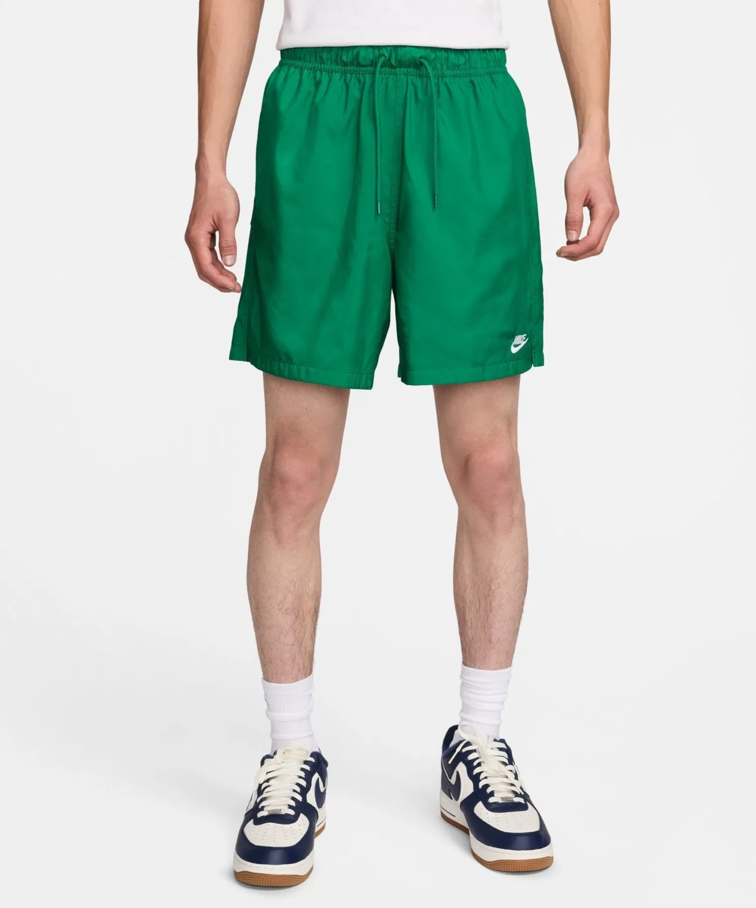 Мужские шорты NIKE Club Flow короткие зелёные