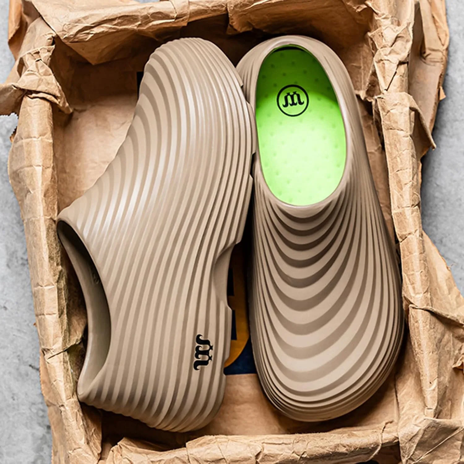 Клоги Kubbon Chef для женщин и мужчин, противоскользящие кухонные туфли, легкие, водонепроницаемые, удобные для медсестер, устойчивые к скольжению рабочие обувь для кухни, здравоохранения и садоводства, хаки — фото 3