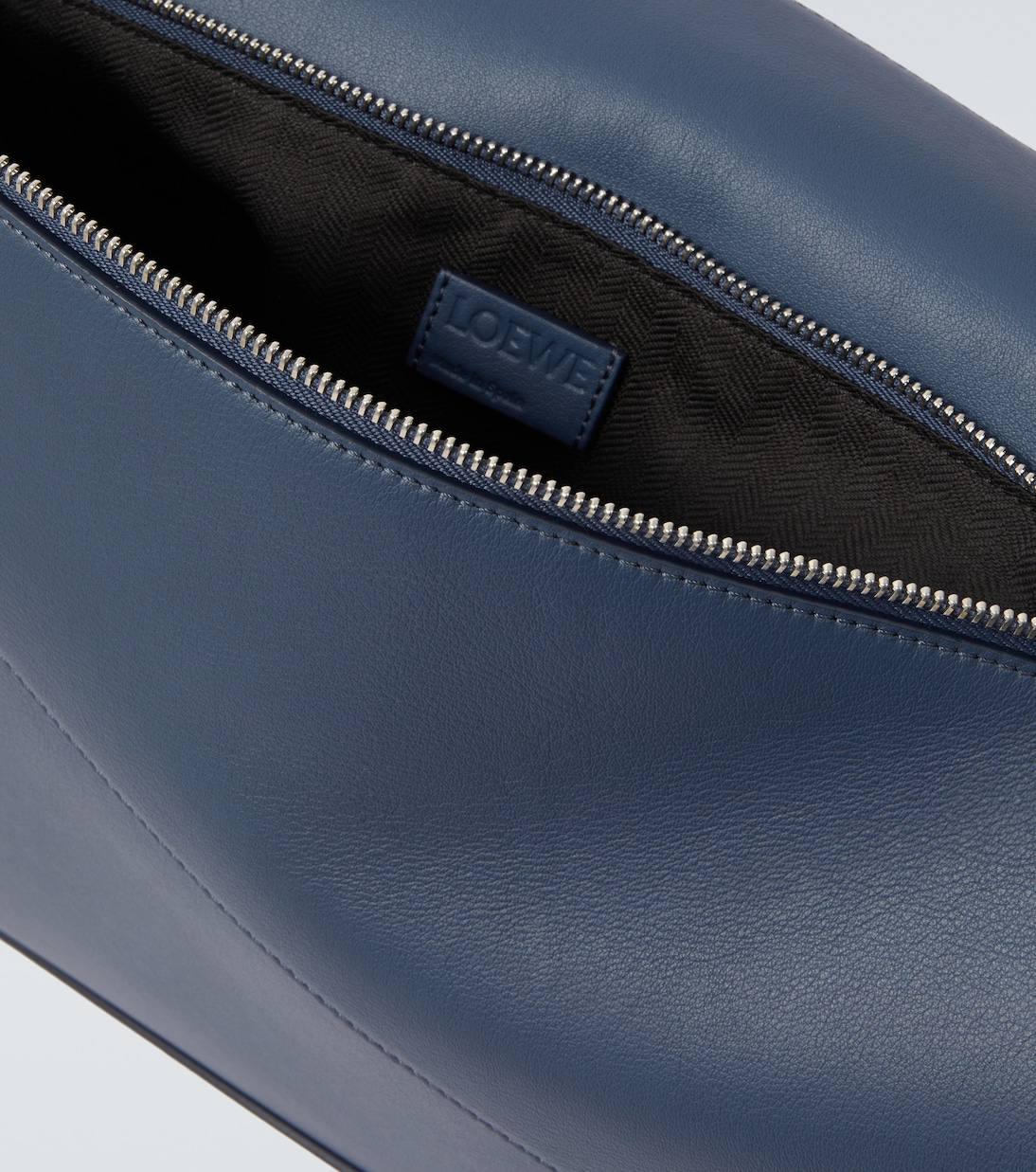 Пазл Эдж большая кожаная сумка через плечо Loewe, Indigo Dye — фото 4