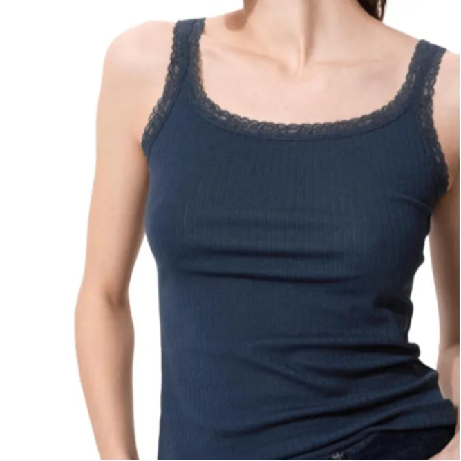 UNIQLO Футболка-майка женская 69 navy blue прямого кроя