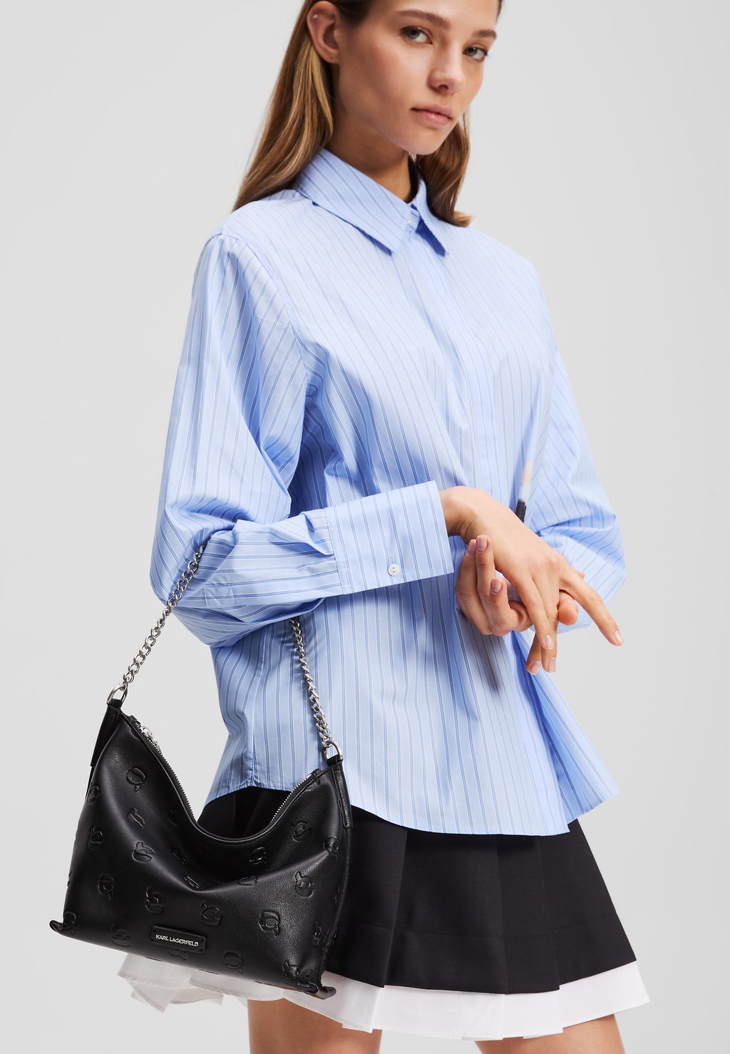 

Сумка IKON MONOGRAM ZIP SHOULDER BAG KARL LAGERFELD, черный