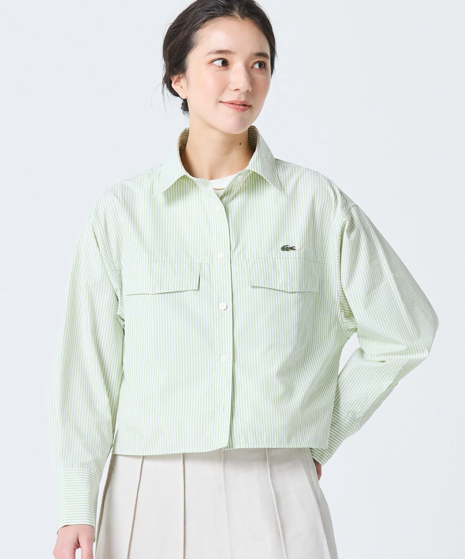 Рубашка LACOSTE укороченная в полоску, Regular Fit, белая — фото 2