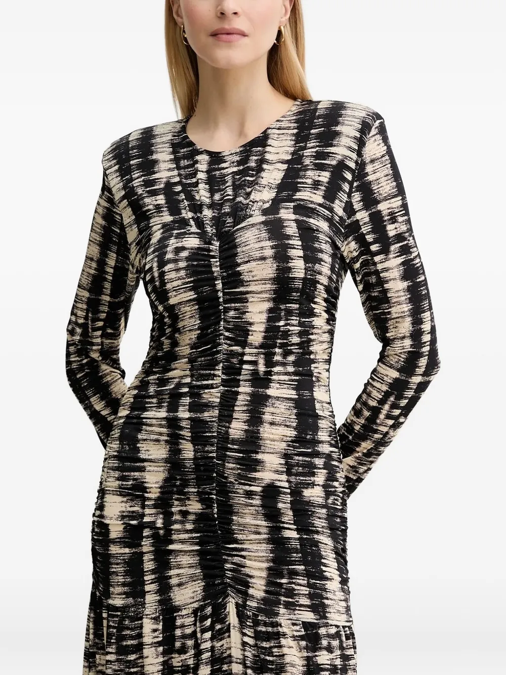 

Платье макси Emilia Gestuz, черный