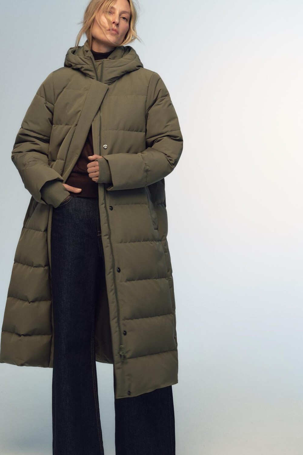 

Пуховик с капюшоном, защитный от воды и ветра ZARA, хаки