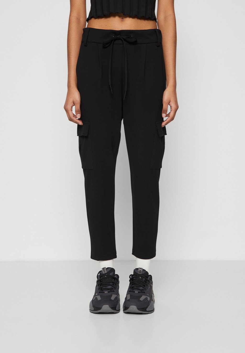 

Брюки карго ONLPOPTRASH LIFE EASY ONLY Petite, цвет black