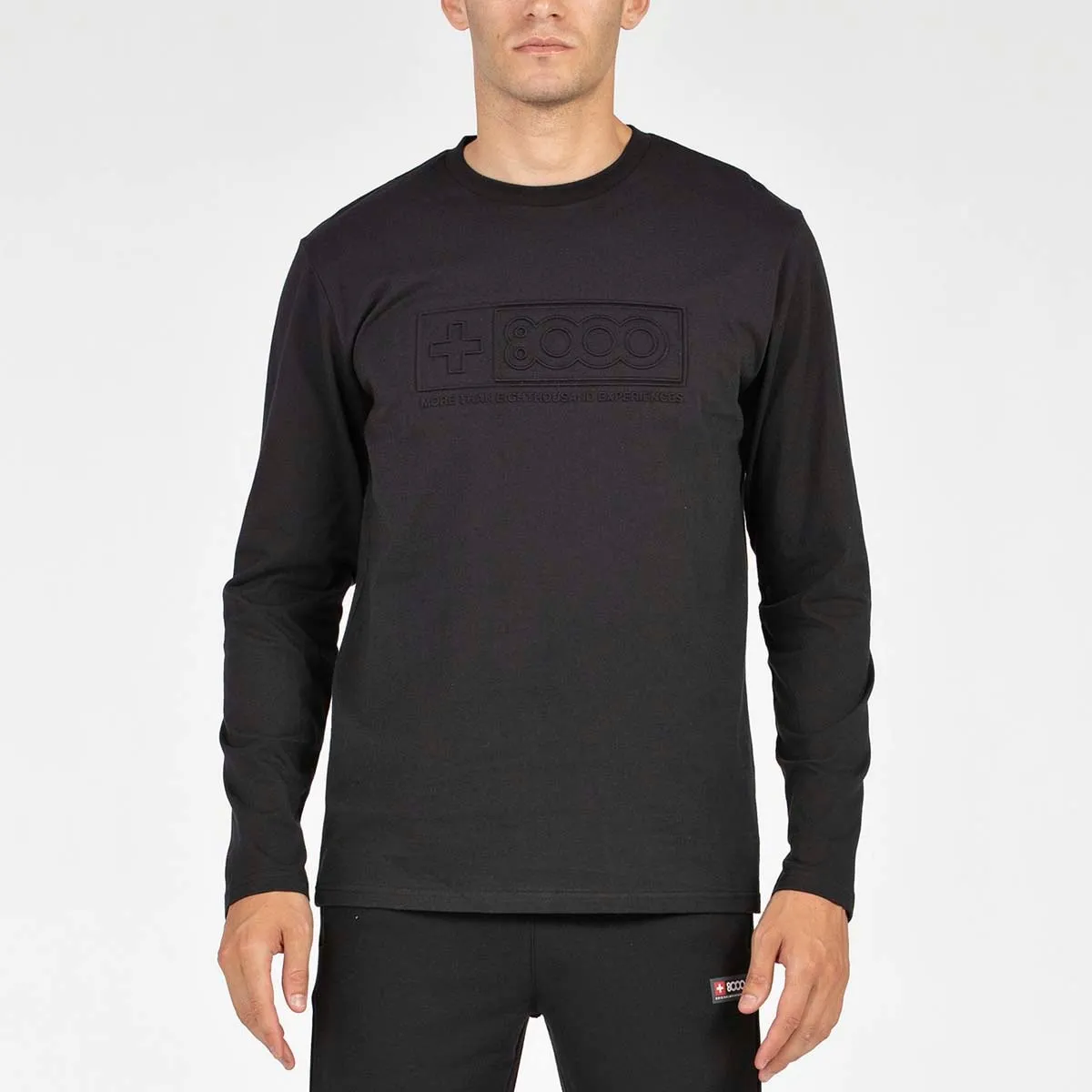 

Мужская длинная черная футболка Edard 8000