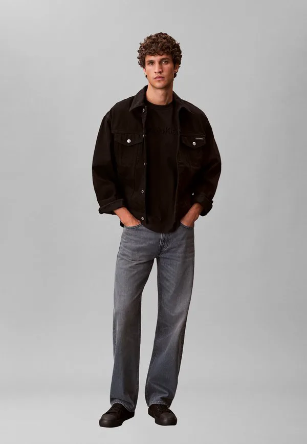 Оптовая продажа спортивной одежды, футболки с графическим принтом. Calvin Klein, Black — фото 2