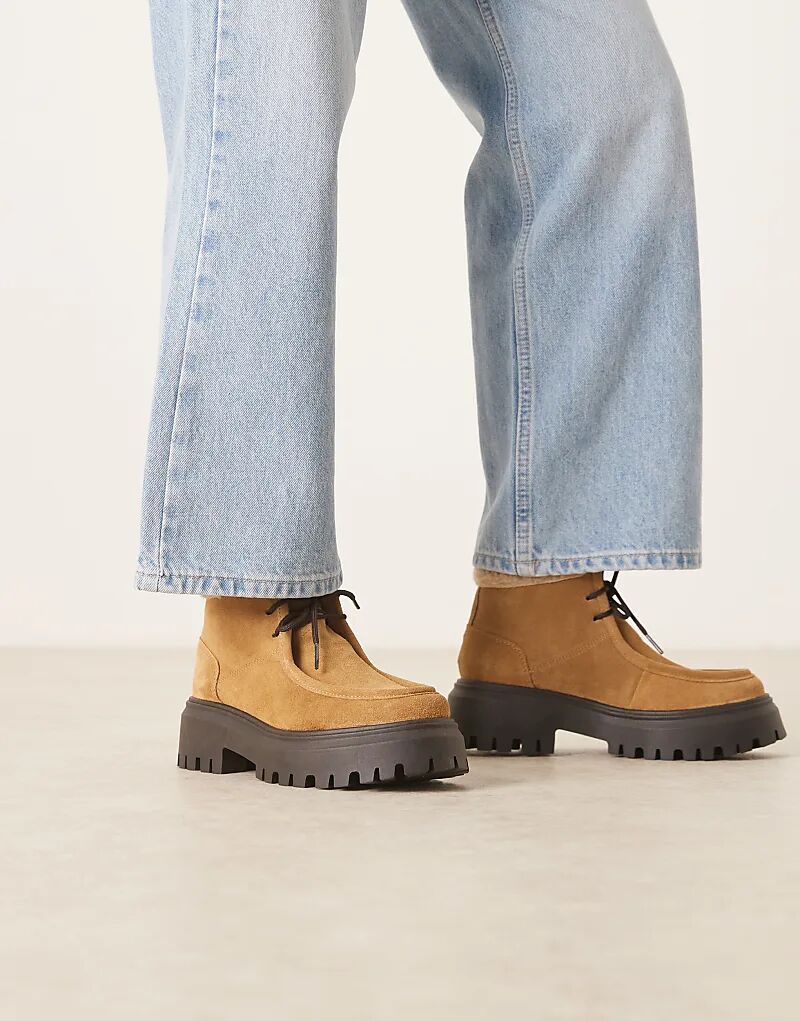 Массивные ботинки-дезерты ASOS DESIGN Arlo с воротником-боргом из замши песочного цвета