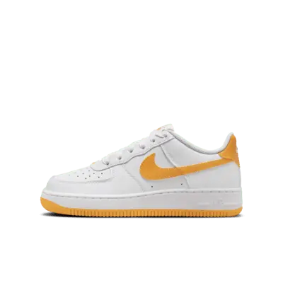 

Кроссовки Nike Air Force 1, цвет White/White/University Gold