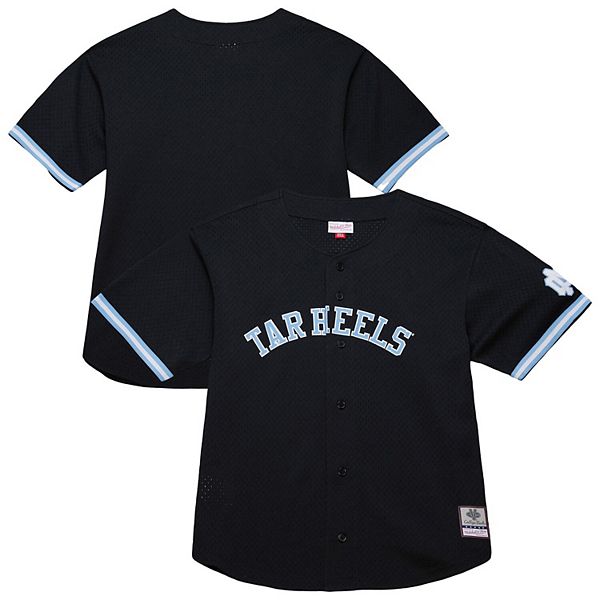 

Мужская черная футболка North Carolina Tar Heels On The Clock Mitchell & Ness