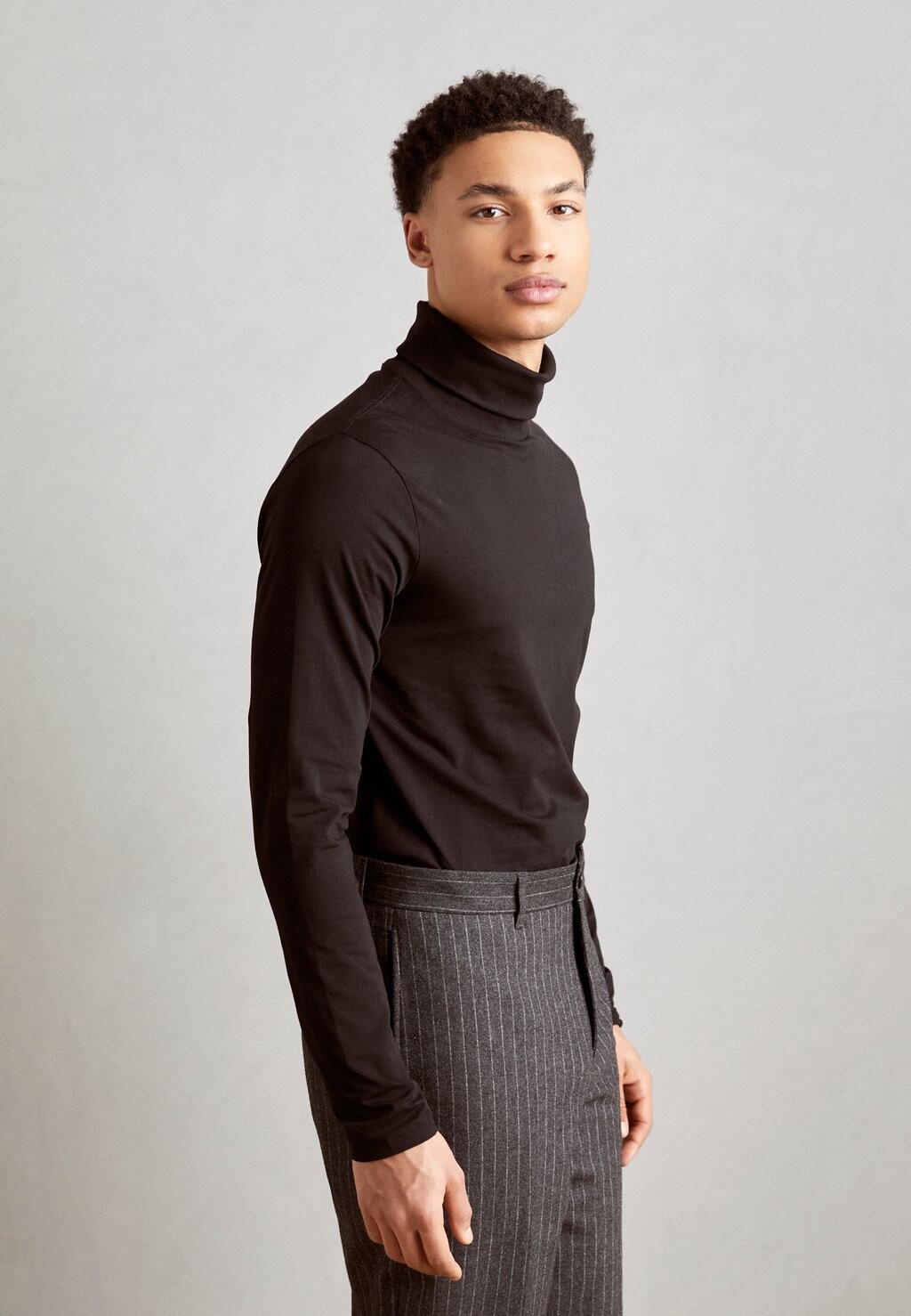 

Футболка с длинным рукавом Roll Neck Tee Lindbergh, черный