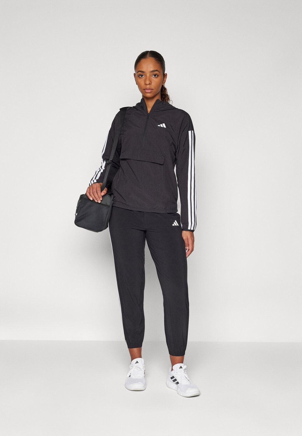 Спортивные брюки TRAIN ESSENTIALS STRIPES adidas Performance, черный — фото 2