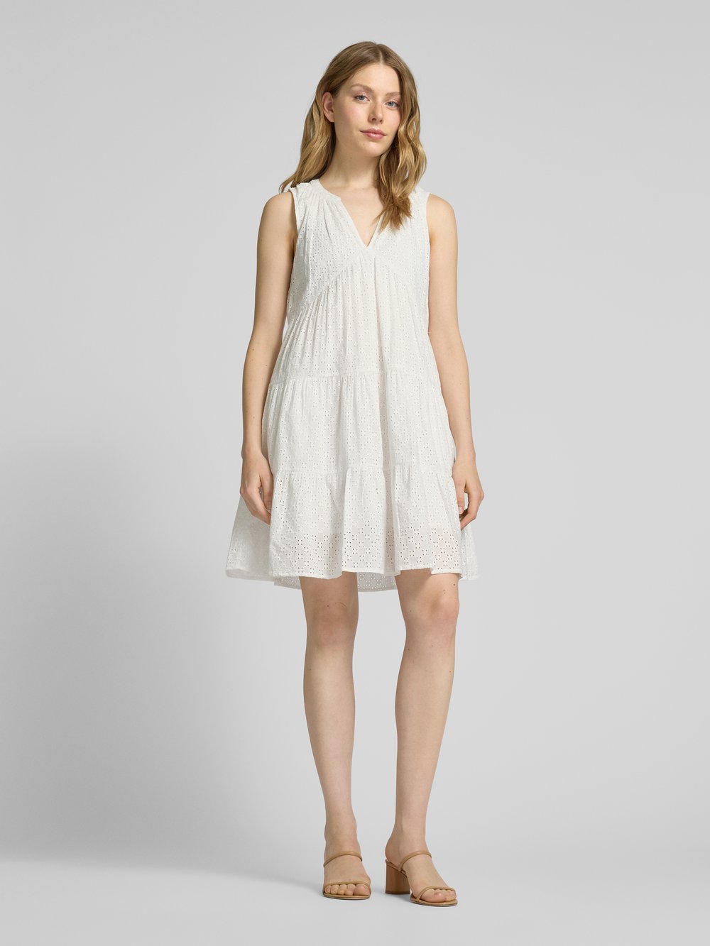 

Мини-платье с ажурной вышивкой DKNY, белый