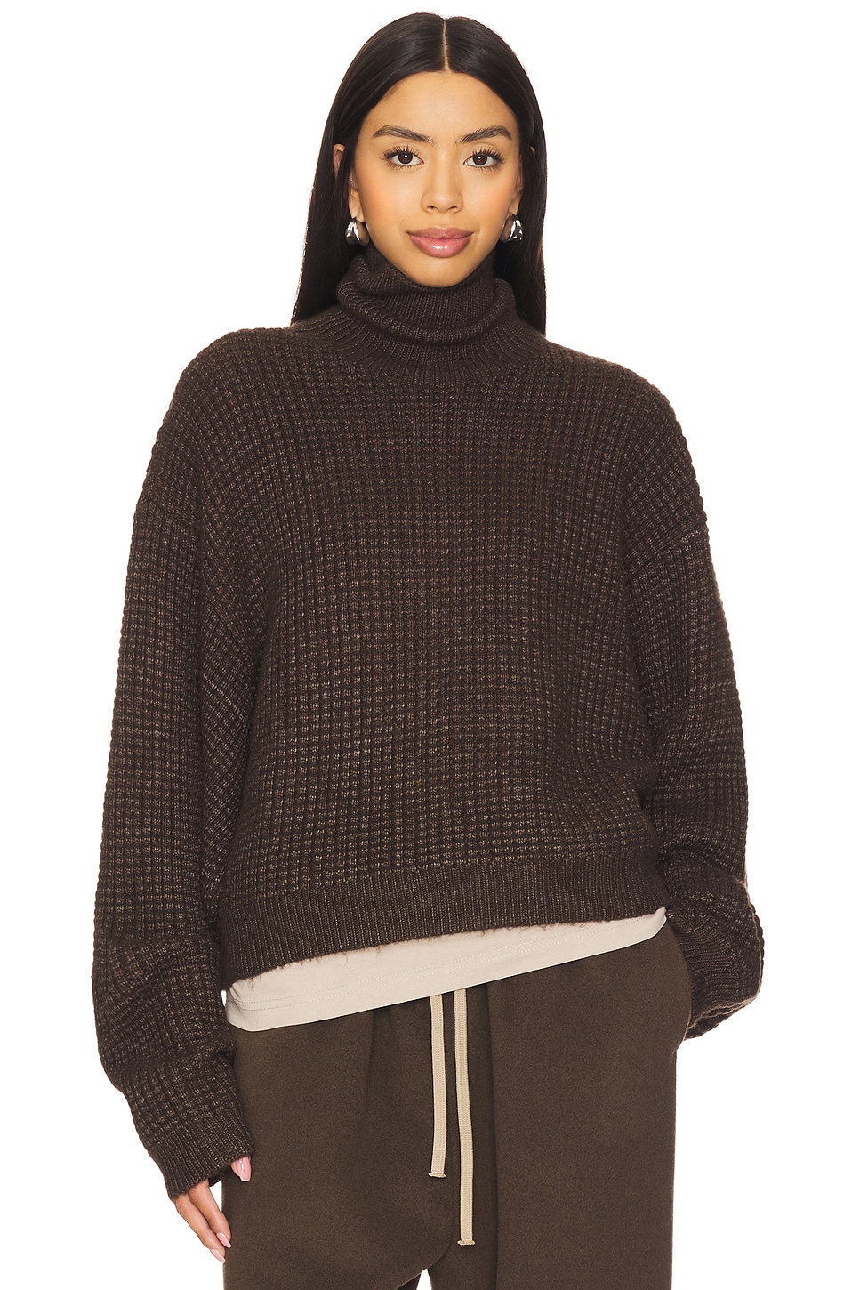 

Короткий свитер с воротником-гольф Fear Of God Essentials, brown