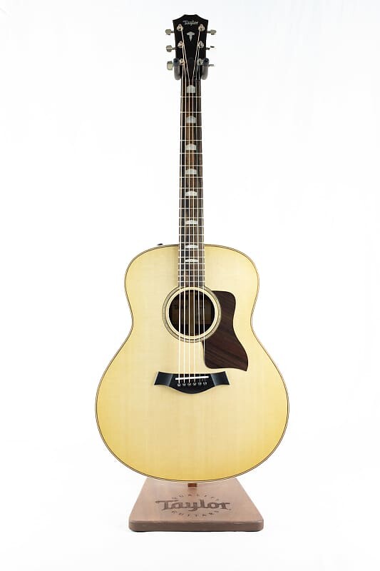 

Акустическая гитара Taylor 818e with V-Class Bracing 2018 - Present - Antique Blonde