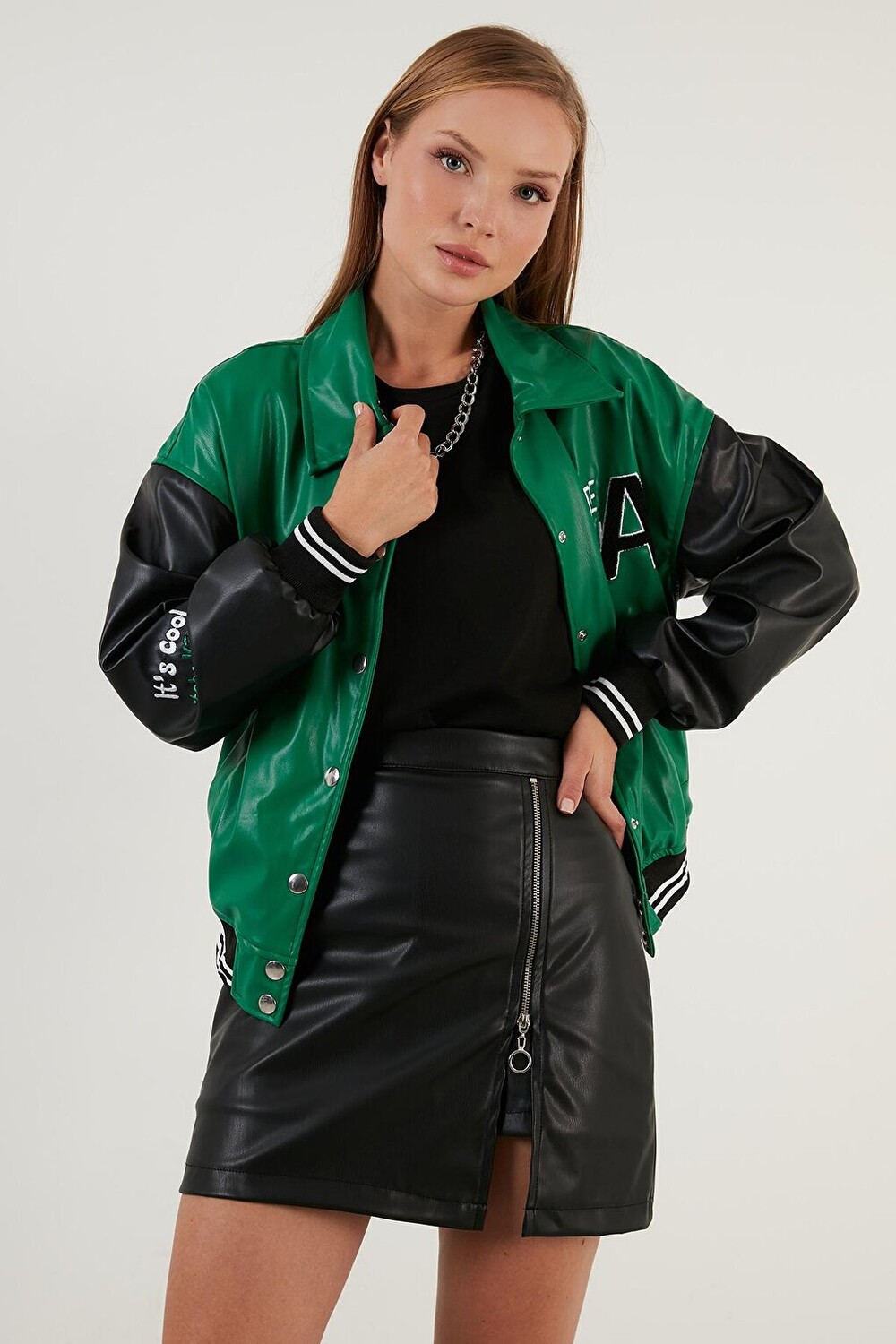 

Куртка-бомбер из искусственной кожи Oversize с карманами 6230104 Lela, зеленый