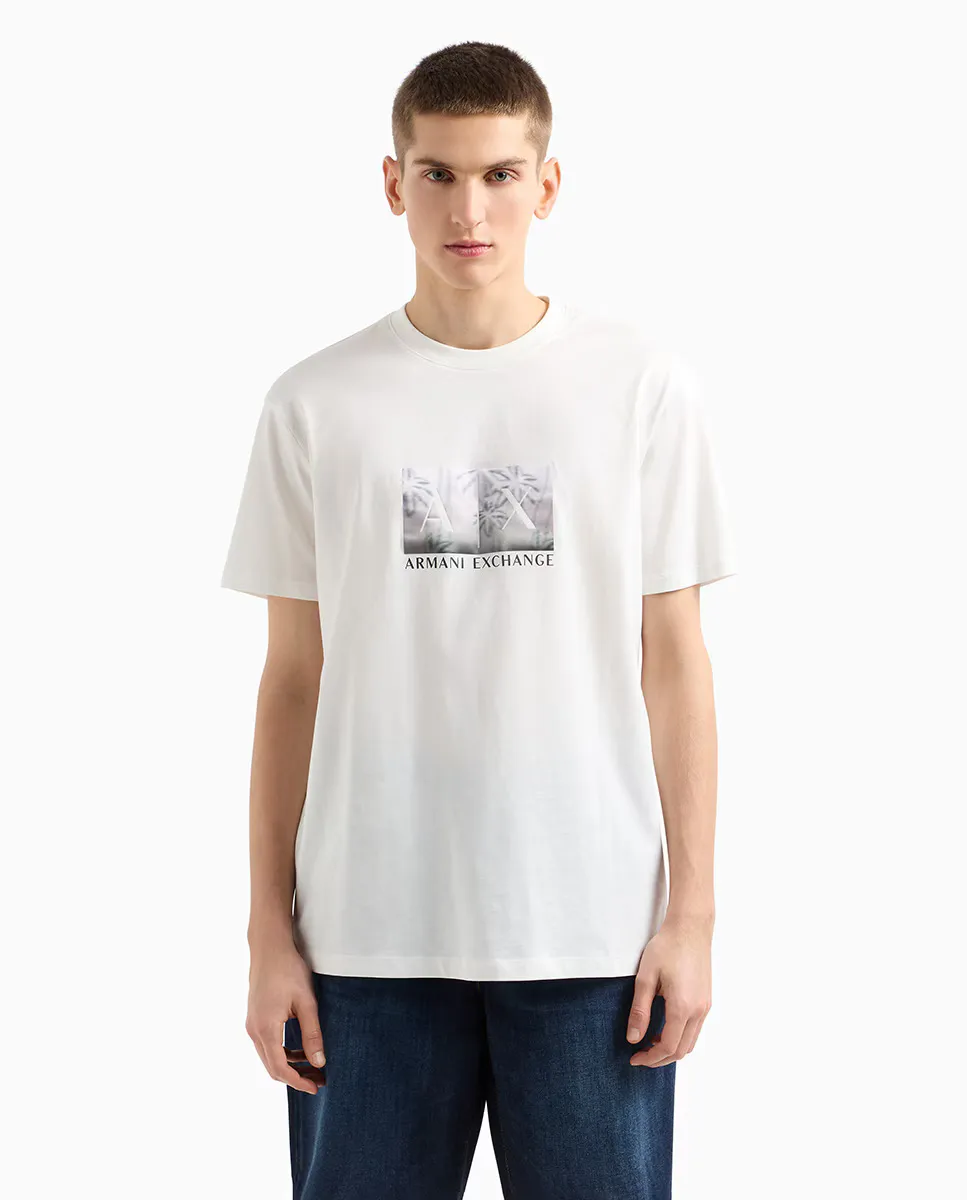 

Мужская футболка с короткими рукавами и атласным принтом Armani Exchange, цвет Crudo