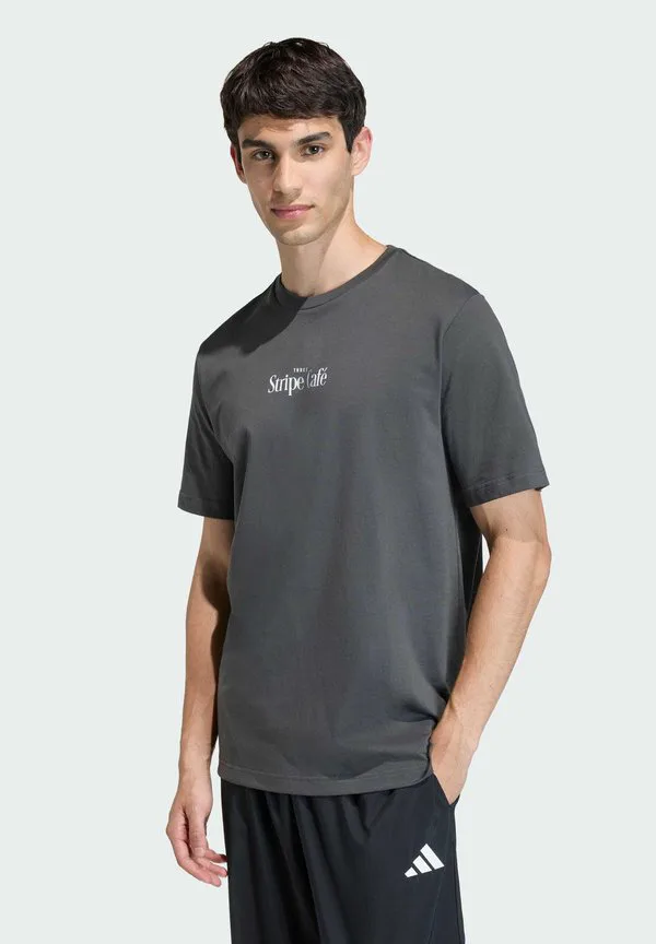 Футболка с графическим принтом в виде коробки для пончиков из кофейни Adidas Sportswear, Grey Six — фото 2