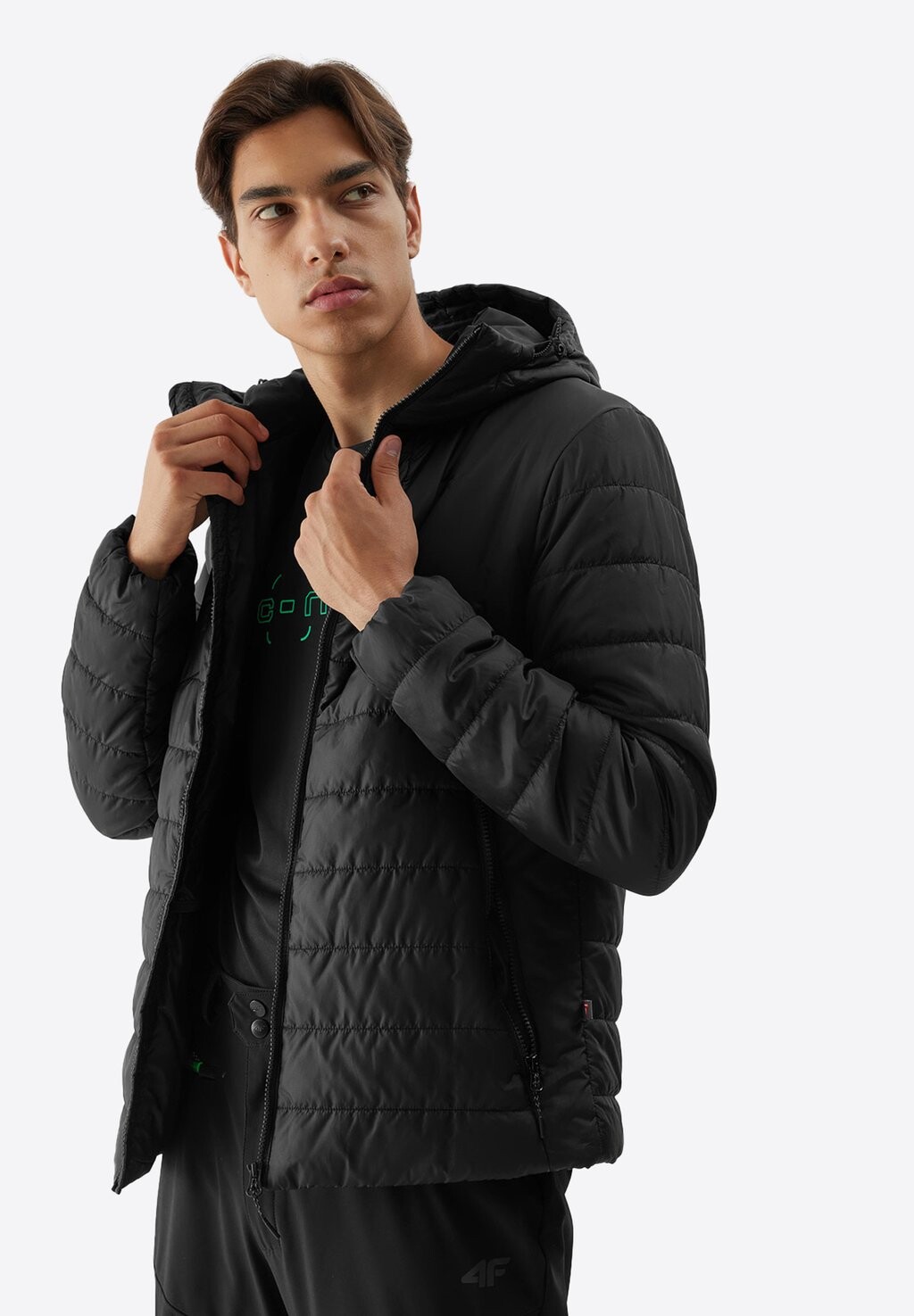 

Зимняя куртка 4F PRIMALOFT, цвет deep black
