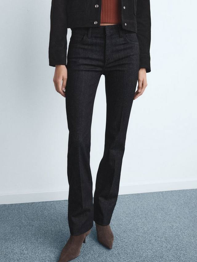 

Джинсы Jolene расклешенные Mango, Black