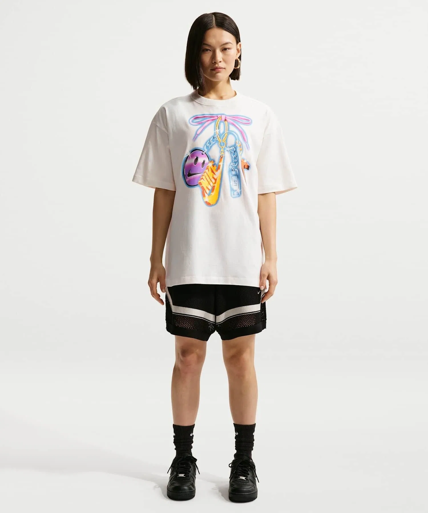 Женская футболка Nike Sportswear Classic Oversized — фото 4
