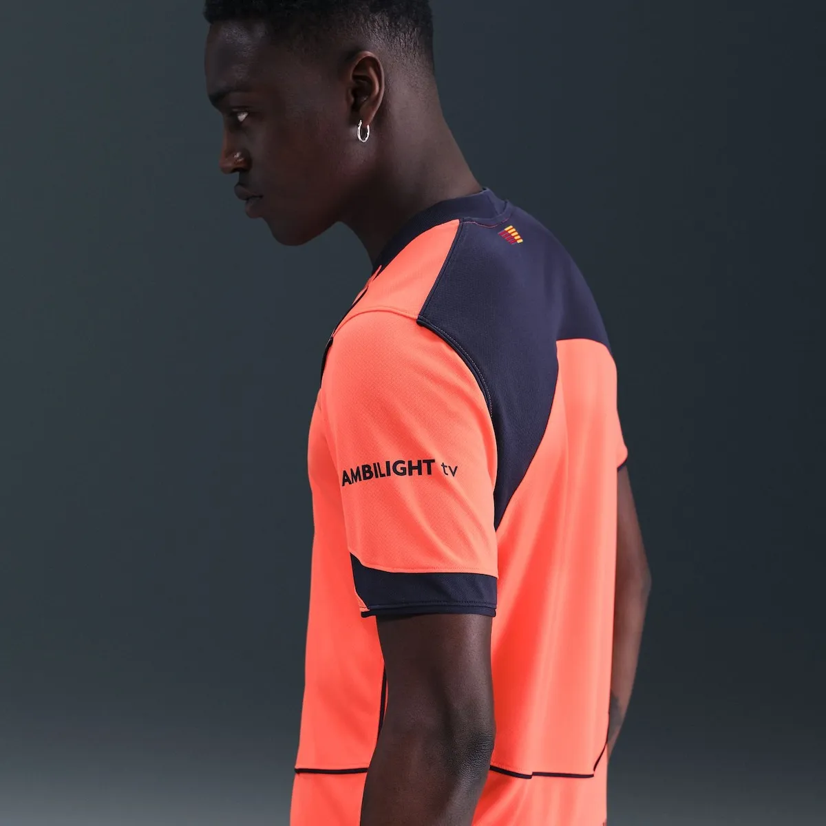 Мужская футболка третьей формы FC Barcelona 2025-2026, стадионная версия Nike, оранжево-желтый — фото 4