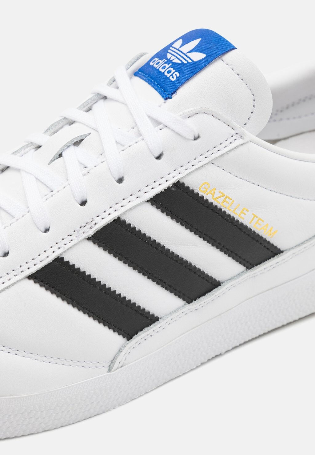 

Кроссовки на шнуровке GAZELLE TEAM UNISEX adidas, белый